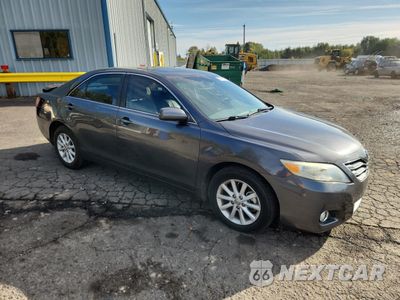 Czwarte zdjęcie samochodu z boku: 2011 TOYOTA CAMRY BASE VIN:4T1BF3EK7BU142646 - miniatura