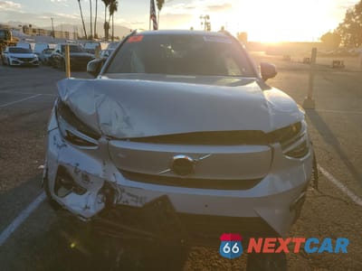 Piąte zdjęcie samochodu w środku: 2024 VOLVO XC40 RECHARGE PLUS VIN:YV4ER3XL7R2232557 - miniatura