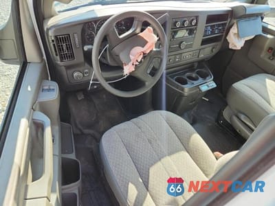 Zdjęcie 8 z 13 samochodu: 2024 GMC SAVANA CUTAWAY G3500 VIN:1GD07RF79R1185494 - miniatura