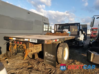 Trzecie zdjęcie samochodu z tyłu: 2016 FORD F-450 SUPER DUTY FLATBED TRUCK VIN:1FDNF6DC5GDA02496 - miniatura