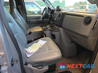 Piąte zdjęcie samochodu w środku: 2012 FORD ECONOLINE E250 VAN VIN:1FTNE2EW5CDB25850 - miniatura