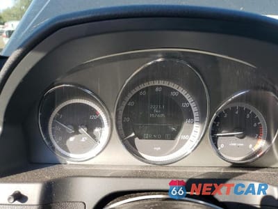 Zdjęcie 9 z 12 samochodu: 2011 MERCEDES-BENZ C 300 4MATIC VIN:WDDGF8BB7BR147141 - miniatura