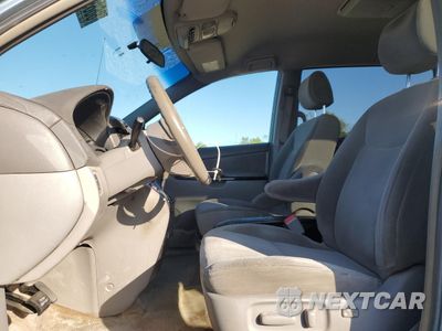 Zdjęcie 7 z 14 samochodu: 2005 TOYOTA SIENNA CE VIN:5TDZA23C65S381945 - miniatura