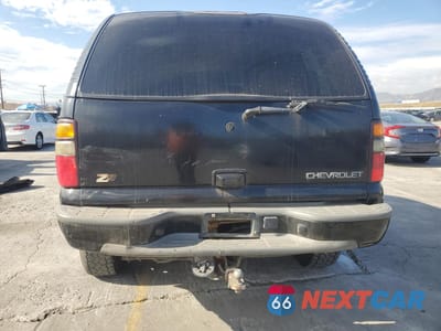 Zdjęcie 6 z 13 samochodu: 2004 CHEVROLET TAHOE K1500 VIN:1GNEK13T04R150193 - miniatura