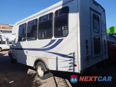 Trzecie zdjęcie samochodu z tyłu: 2004 CHEVROLET EXPRESS G3500 VIN:1GBJG31U641111840 - miniatura