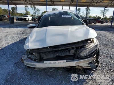 Piąte zdjęcie samochodu w środku: 2018 HONDA ACCORD LX VIN:1HGCV1F12JA115166 - miniatura