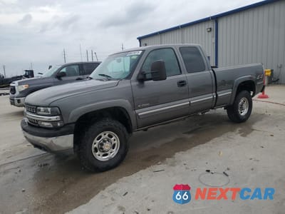 2000 CHEVROLET SILVERADO K2500 1GCGK29U0YE408569 - główne zdjęcie licytacji z USA - miniatura