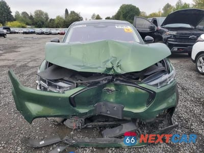 Piąte zdjęcie samochodu w środku: 2024 FORD MUSTANG MACH-E PREMIUM VIN:3FMTK3SU9RMA51706 - miniatura