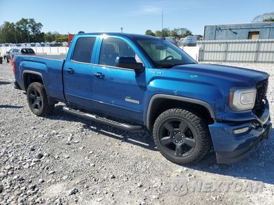 Czwarte zdjęcie samochodu z boku: 2019 GMC SIERRA LIMITED K1500 VIN:2GTV2LEC5K1136572 - miniatura