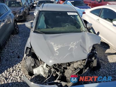 Piąte zdjęcie samochodu w środku: 2023 NISSAN KICKS SV VIN:3N1CP5CV0PL525301 - miniatura