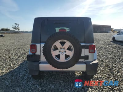 Zdjęcie 6 z 14 samochodu: 2008 JEEP WRANGLER UNLIMITED SAHARA VIN:1J8GA59178L506786 - miniatura