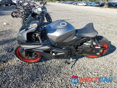Trzecie zdjęcie samochodu z tyłu: 2006 SUZUKI GSX-R1000 VIN:JS1GT76AX62102752 - miniatura