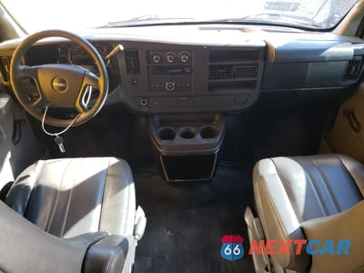 Zdjęcie 8 z 13 samochodu: 2012 GMC SAVANA G1500 VIN:1GTS7AFX1C1185334 - miniatura