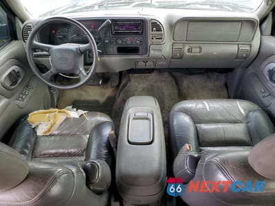 Zdjęcie 8 z 15 samochodu: 2000 CHEVROLET TAHOE C1500 VIN:1GNEC13RXYR113305 - miniatura