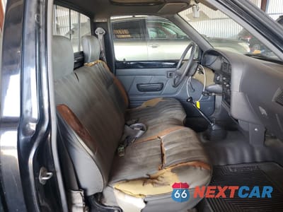 Zdjęcie 10 z 12 samochodu: 1992 TOYOTA PICKUP 1/2 TON SHORT WHEELBASE VIN:JT4RN81A9N0088603 - miniatura