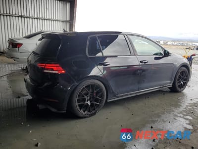 Trzecie zdjęcie samochodu z tyłu: 2018 VOLKSWAGEN GTI S/SE VIN:3VW447AU3JM261344 - miniatura