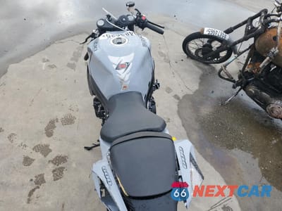 Zdjęcie 6 z 10 samochodu: 2022 SUZUKI GSX-R600 VIN:JS1GN7FAXN7100320 - miniatura