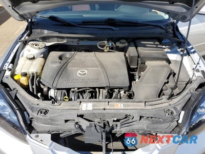 Zdjęcie 11 z 12 samochodu: 2004 MAZDA 3 HATCHBACK VIN:JM1BK143741189615 - miniatura