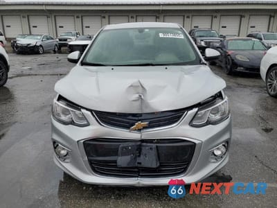 Piąte zdjęcie samochodu w środku: 2020 CHEVROLET SONIC LT VIN:1G1JD5SB4L4143463 - miniatura