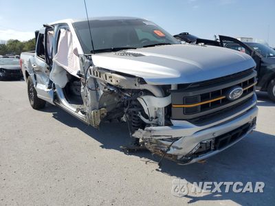 Czwarte zdjęcie samochodu z boku: 2023 FORD F150 SUPERCREW VIN:1FTEW1E82PFB86981 - miniatura