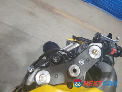 Zdjęcie 7 z 9 samochodu: 2006 YAMAHA YZFR1 VIN:JYARN15N26A000096 - miniatura