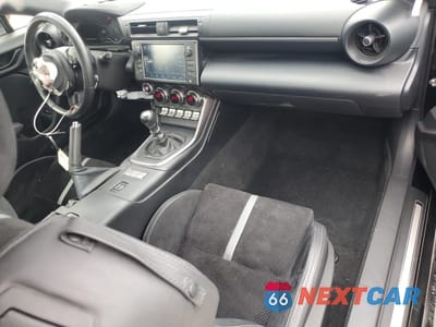 Zdjęcie 8 z 15 samochodu: 2022 TOYOTA GR 86 PREMIUM VIN:JF1ZNBE13N9755268 - miniatura