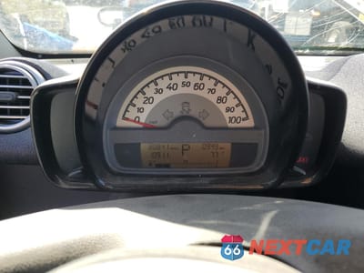 Zdjęcie 9 z 12 samochodu: 2012 SMART FORTWO PURE VIN:WMEEJ3BA8CK570588 - miniatura