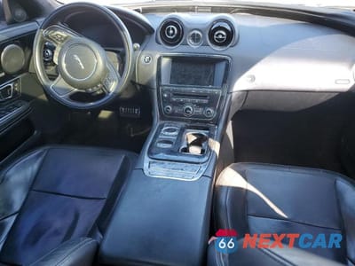 Zdjęcie 8 z 13 samochodu: 2015 JAGUAR XJ VIN:SAJWA1CZ7F8V86845 - miniatura
