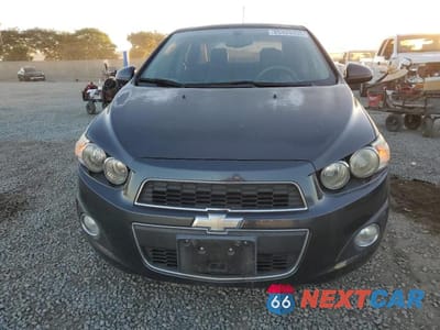 Piąte zdjęcie samochodu w środku: 2015 CHEVROLET SONIC LTZ VIN:1G1JE5SBXF4118102 - miniatura