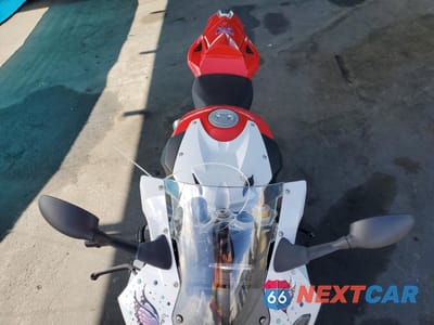 Piąte zdjęcie samochodu w środku: 2013 BMW S 1000 RR VIN:WB1053403DZL18741 - miniatura