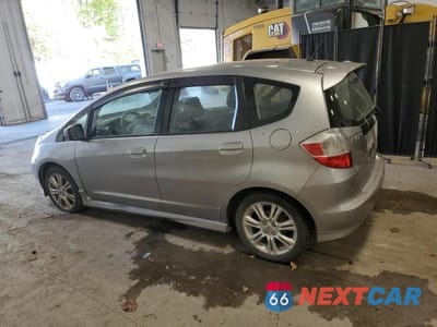 Drugie zdjęcie samochodu z przodu: 2010 HONDA FIT SPORT VIN:JHMGE8H49AC001975 - miniatura
