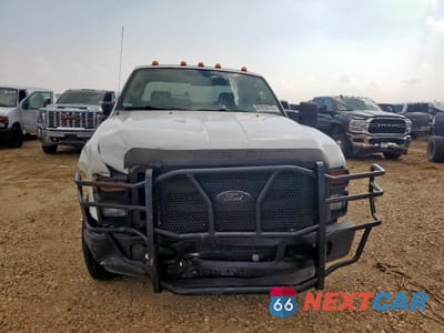 Piąte zdjęcie samochodu w środku: 2008 FORD SUPER DUTY F-350 W/S VIN:1FTWX32R08EB38672 - miniatura