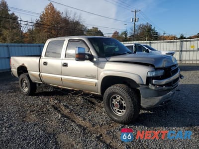 Czwarte zdjęcie samochodu z boku: 2001 CHEVROLET SILVERADO K2500 HEAVY DUTY VIN:1GCHK23101F154817 - miniatura