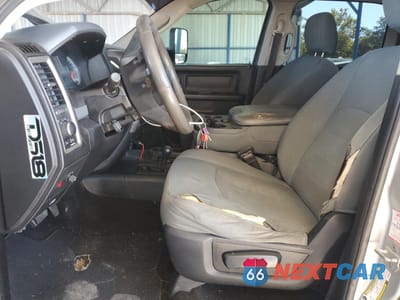 Zdjęcie 7 z 12 samochodu: 2013 RAM 2500 ST VIN:3C6UR5CL3DG599740 - miniatura