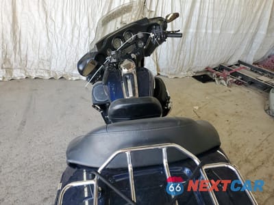 Zdjęcie 6 z 10 samochodu: 2012 HARLEY-DAVIDSON FLHTK ELECTRA GLIDE ULTRA LIMITED VIN:1HD1KEM1XCB691981 - miniatura