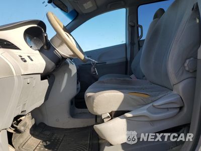 Zdjęcie 7 z 13 samochodu: 2012 TOYOTA SIENNA VIN:5TDZK3DC3CS210035 - miniatura