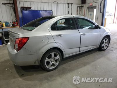 Trzecie zdjęcie samochodu z tyłu: 2014 CHEVROLET SONIC LTZ VIN:1G1JE5SB0E4176511 - miniatura