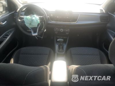Zdjęcie 8 z 12 samochodu: 2022 KIA RIO LX VIN:3KPA24AD9NE435184 - miniatura