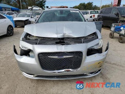 Piąte zdjęcie samochodu w środku: 2021 CHRYSLER 300 TOURING VIN:2C3CCAAG8MH516232 - miniatura