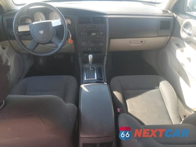 Zdjęcie 8 z 13 samochodu: 2005 DODGE MAGNUM SE VIN:2D4FV48T45H531144 - miniatura