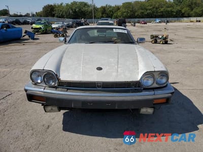 Piąte zdjęcie samochodu w środku: 1982 JAGUAR XJS VIN:SAJNV5849CC105507 - miniatura