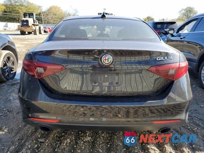 Zdjęcie 6 z 12 samochodu: 2022 ALFA ROMEO GIULIA VIN:ZARFAMAN3N7655217 - miniatura