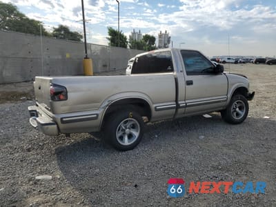 Trzecie zdjęcie samochodu z tyłu: 1998 CHEVROLET S TRUCK S10 VIN:1GCCS1446WK252696 - miniatura