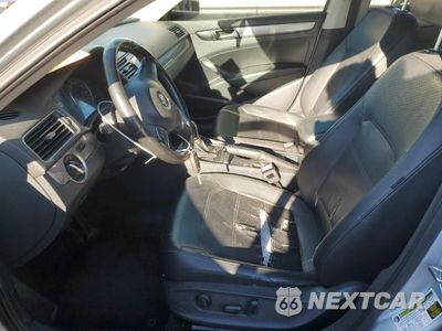 Zdjęcie 7 z 11 samochodu: 2015 VOLKSWAGEN PASSAT VIN:1VWAT7A31FC022316 - miniatura