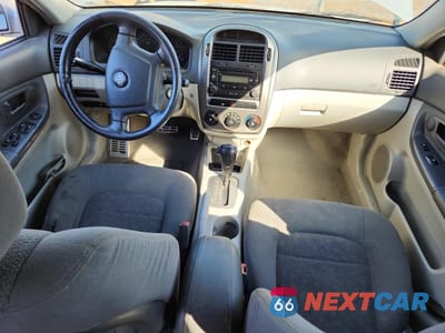 Zdjęcie 8 z 16 samochodu: 2005 KIA SPECTRA5 VIN:KNAFE161X55075460 - miniatura