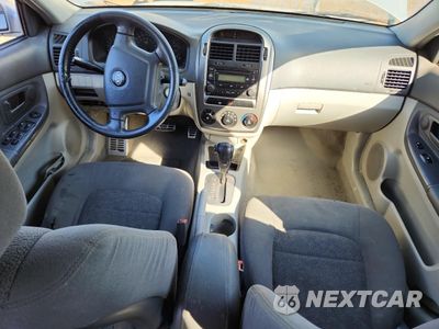 Zdjęcie 8 z 16 samochodu: 2005 KIA SPECTRA5 VIN:KNAFE161X55075460 - miniatura