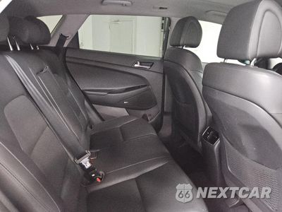 Zdjęcie 11 z 14 samochodu: 2018 HYUNDAI TUCSON VALUE VIN:KM8J3CA2XJU676457 - miniatura