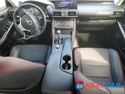 Zdjęcie 8 z 14 samochodu: 2019 LEXUS IS 300 VIN:JTHBA1D24K5091043 - miniatura