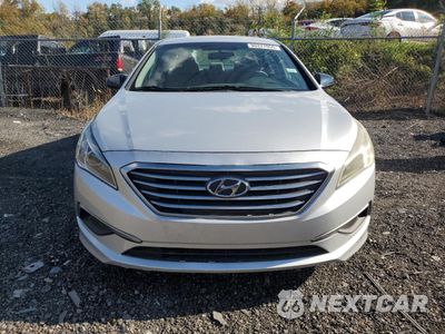 Piąte zdjęcie samochodu w środku: 2017 HYUNDAI SONATA SE VIN:5NPE24AF0HH473129 - miniatura