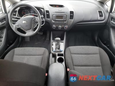 Zdjęcie 8 z 12 samochodu: 2017 KIA FORTE LX VIN:3KPFK4A77HE108612 - miniatura